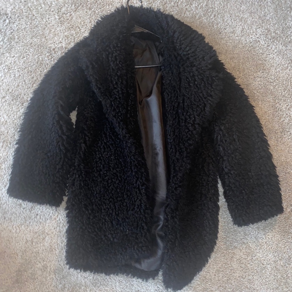 Black teddy coat from Prettylittlething #PLT